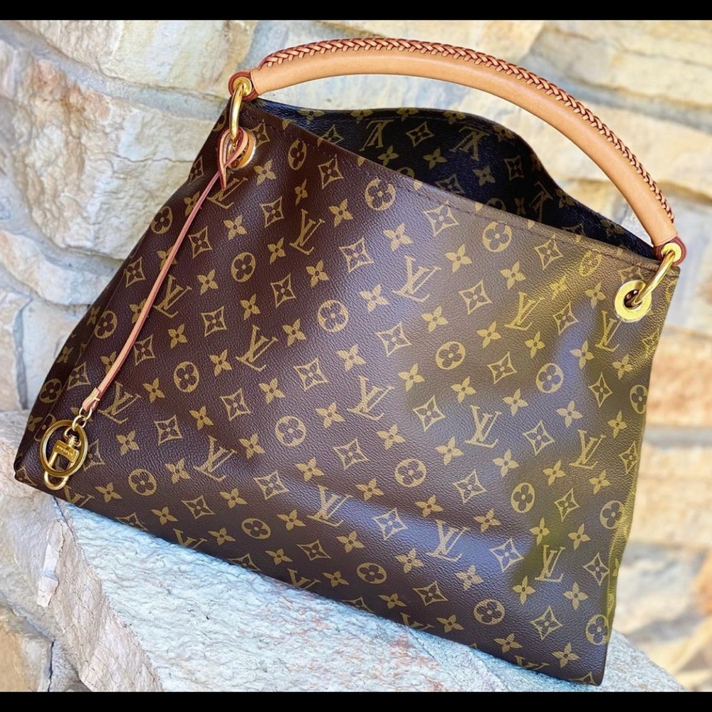 Louis Vuitton Artsy MM